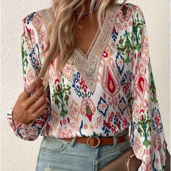 New v neck all over print top - Picture 6 of 8